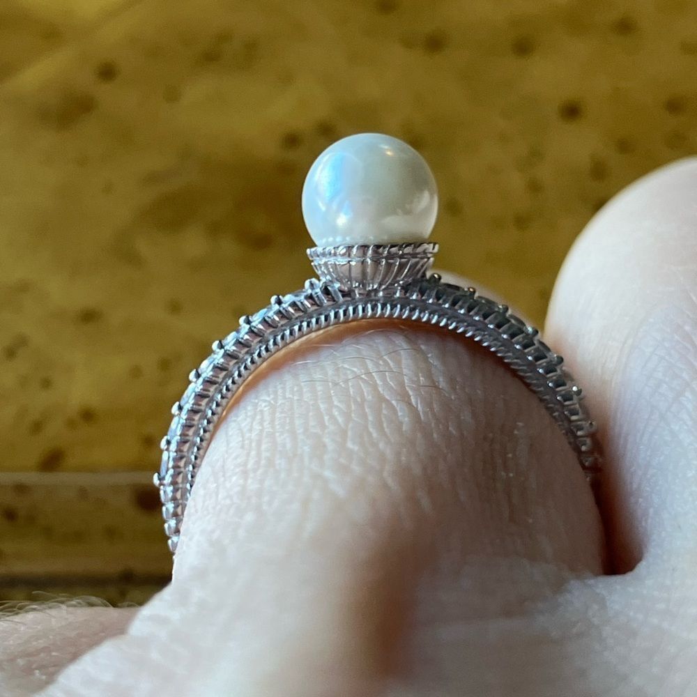 Judith Ripka Simulated Pearl White Diamond Sterling Silver Ring Size 9 - Picture 2 of 10